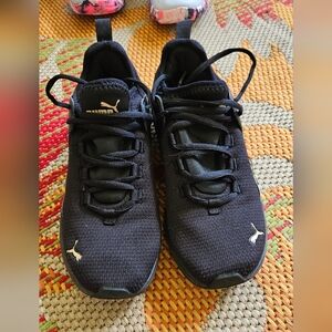 Women's Puma sneakers